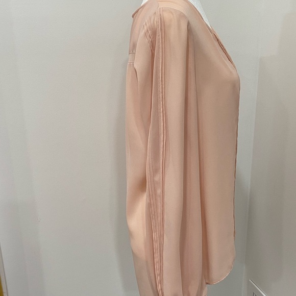 White House Black Market Blush V-Neck Blouse - Picture 6 of 8